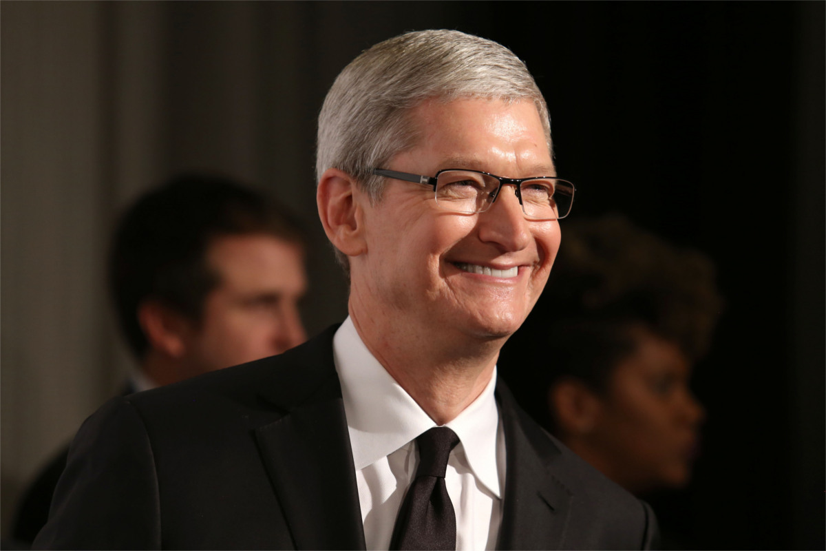 Apple ceo tim cook in suit