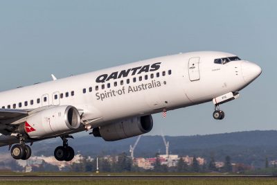 Qantas 737 plane taking off. Image: Ryan Fletcher