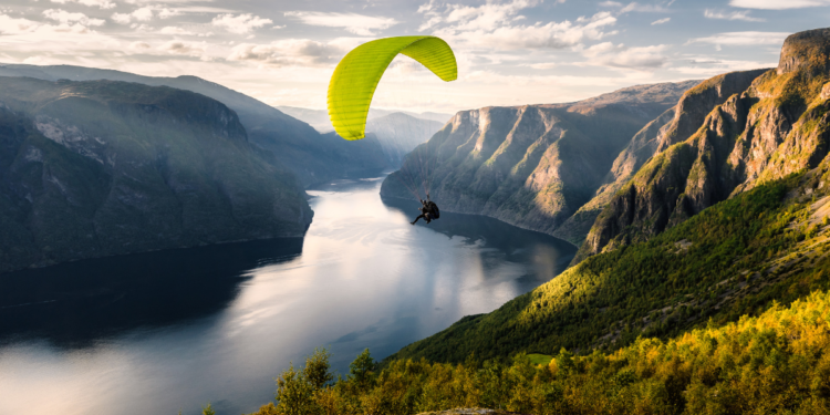 9 Unmissable Paragliding Locations around Australia. The best paragliding destinations in Australia. Photographed by framedbythomas. Image via Shutterstock.