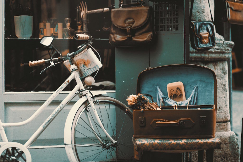 Antiques outside shop. Image by Pixabay via Pexels.