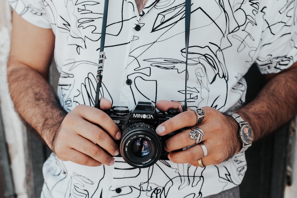 A man wearing rings. Image by Bruno Cervera via Pexels.