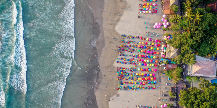 The Ultimate Travel Guide Itinerary to Seminyak, Bali. Photographed by sembler. Image via Shutterstock.