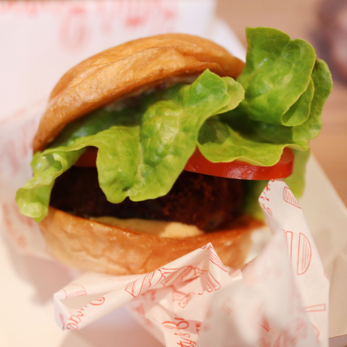 <strong>Betty's Burgers</strong>