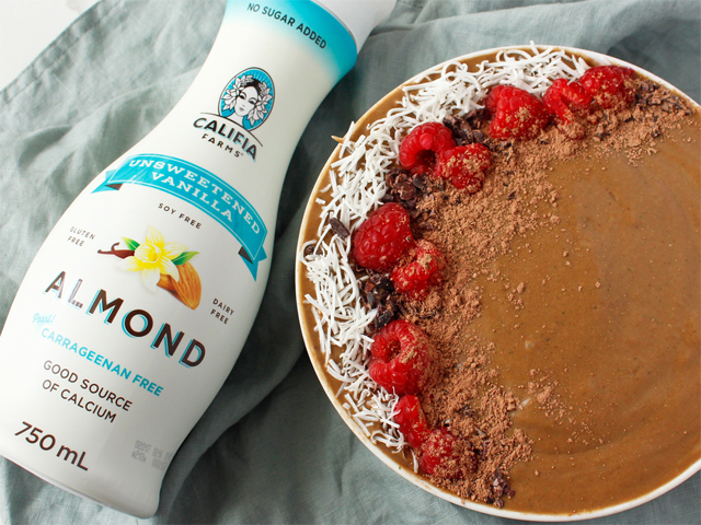 Chocolate Mousse Smoothie Bowl