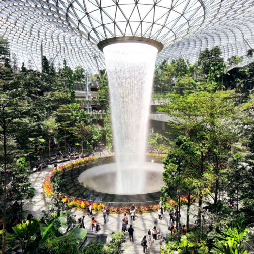 <strong>Awe at the world's largest indoor waterfall, Jewel</strong>