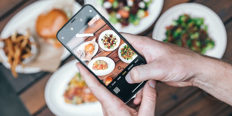 5 Best iOS Foodie Apps You Need to Download in 2021. Photographed by Nate Johnston. Image via Unsplash