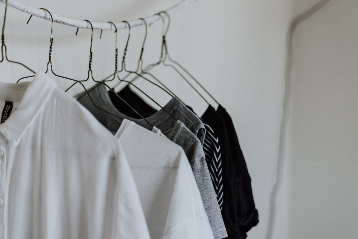 Men's Style Guide 5 Classic Spring Capsule Wardrobe Essentials. Photographed by Priscilla Du Preez. Image via Unsplash.