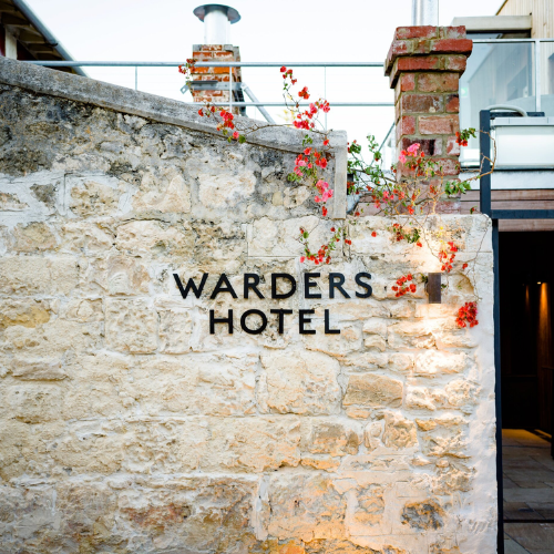 <strong>Warders Hotel</strong>