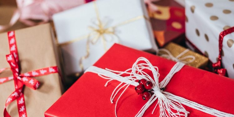 Christmas Present. Photographed by freestocks.org. Image via Unsplash