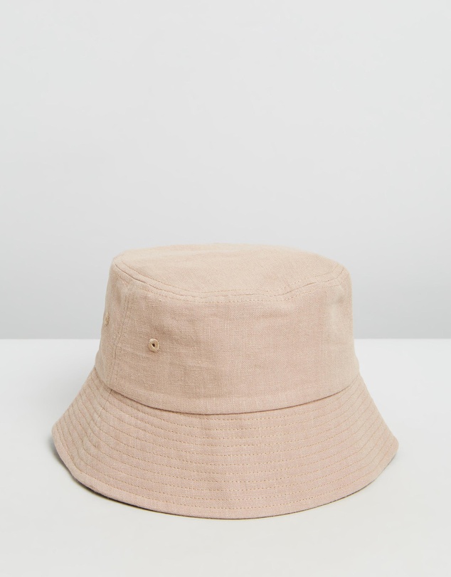 the iconic bucket hat