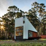 Bruny Island's Tiny House. Image via Glamping Hub supplied