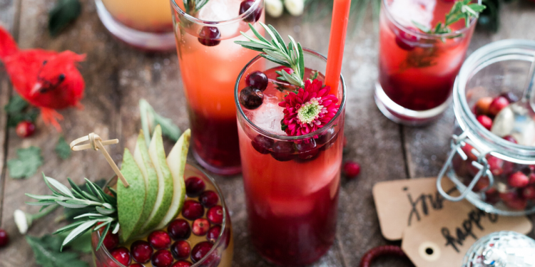 Christmas cocktail recipes. Photo by Brooke Lark on Unsplash feature image