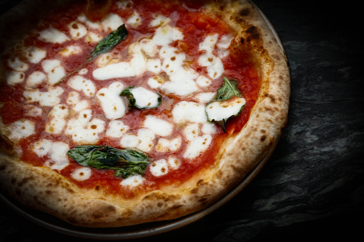 400 Gradi Margherita Versace pizza. Image supplied