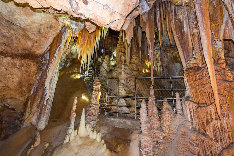 Jenolan Caves. Image via: eXpose, Shutterstock