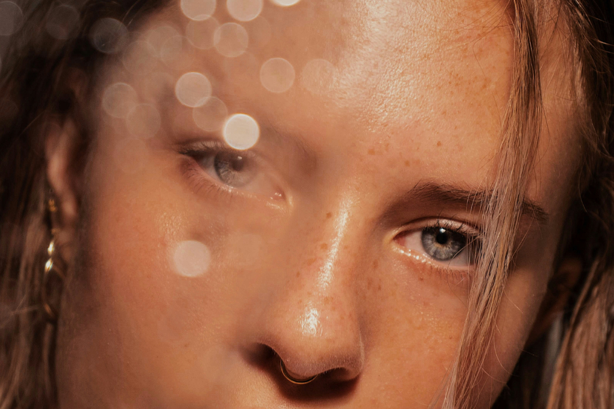 5 Must Have Beauty and Skincare Essentials for Winter 2024. Photographed by Fleur Kaan. Image via Unsplash.