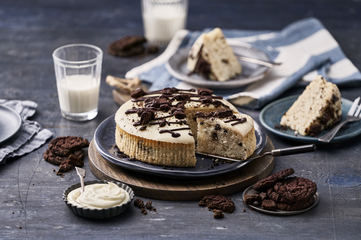 Woolworths Australia New Cookies & Cream Mudcake. Image supplied