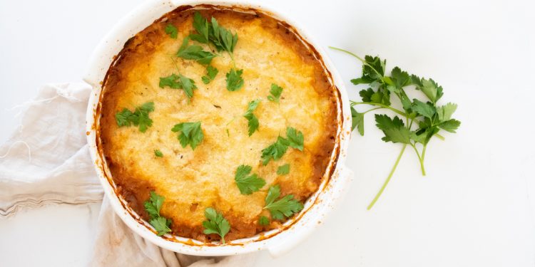 Leah Itsines' Vegetarian Chickpea Shepherd's Pie Recipe. Image supplied