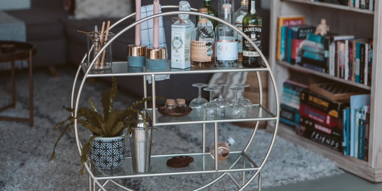 Bar Cart. Image by Taryn Elliot via Pexels.