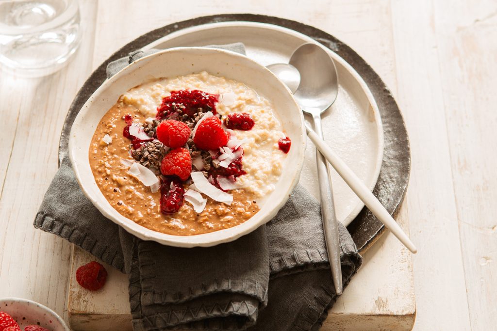 Uncle Tobys and Hayden Quinn's DairyFree Lamington Porridge Recipe