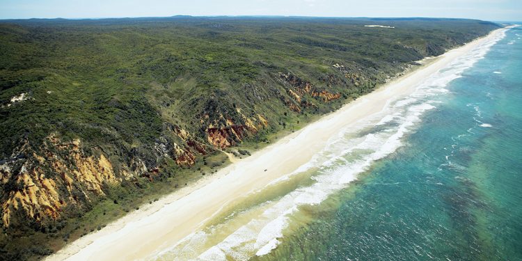 Seventy Five Mile Beach, Fraser Island. Image Provided by Tourism and Events Queensland.