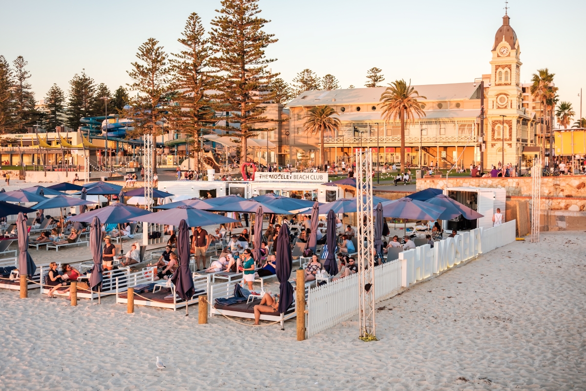 The Moseley Beach Club, Glenelg. Photographed by amophoto_au. Image via Shutterstock.