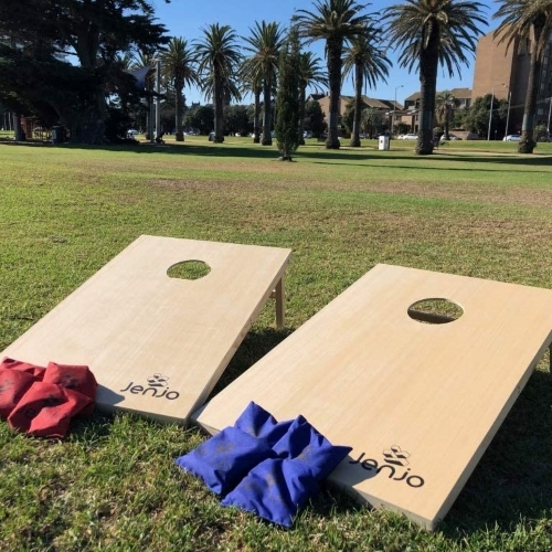 <strong>Outdoor Cornhole Board</strong>