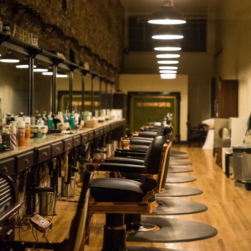 <strong>Gentlemen's Hair Lounge</strong>