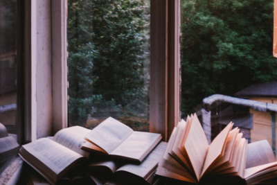 The 10 Best Must-Read Books For Sustainable Living. Photographed by John Mark Smith. Image via Unsplash.