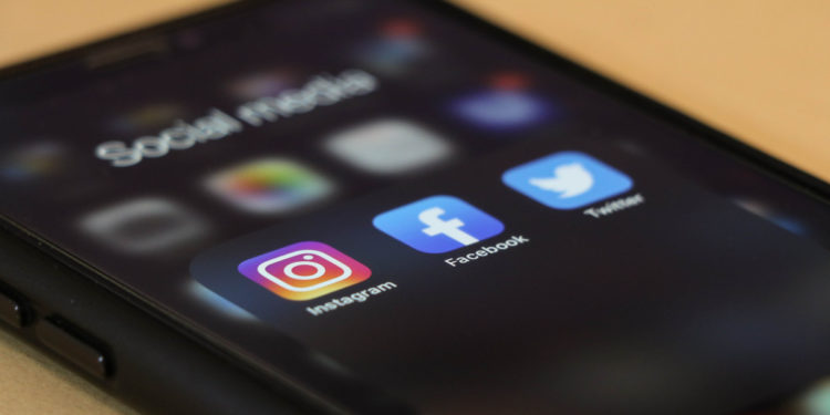 Social Media Mobile. Photographed by dole777. Image via Unsplash
