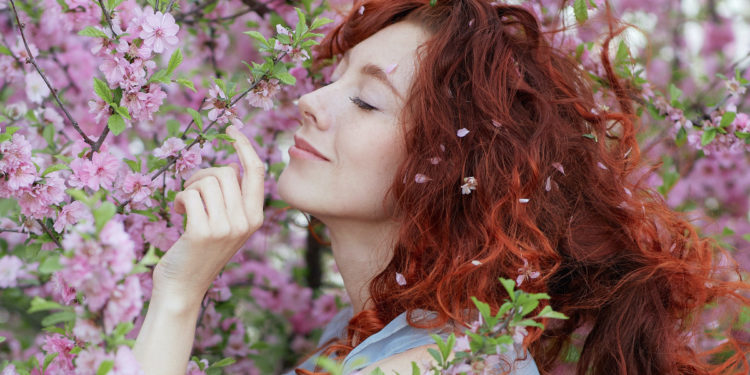 hay fever smelling flowers remedy happy