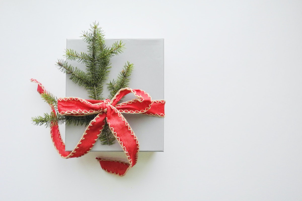 Christmas Gift Guide 2021 The 10 Must Have Presents for Her. Photographed by DiEtte Henderson. Image via Unsplash.