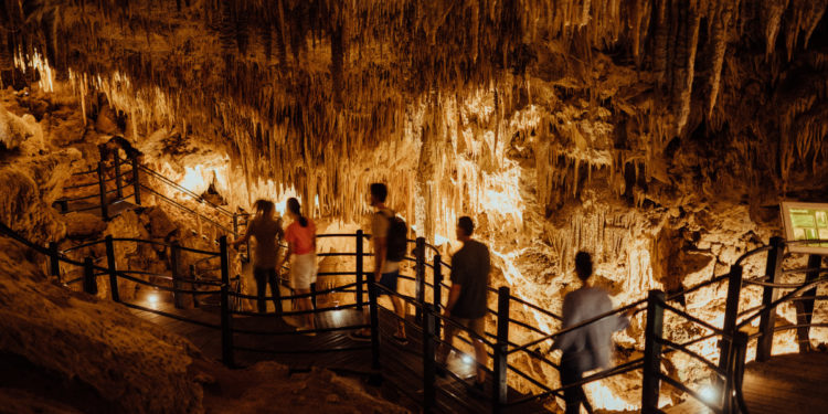Caves and Caverns Australia Best Caves Travel Tourism Explore