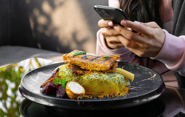 Any Dietary Requirements? This Restaurant Food App Can Help. Eatwell app. Photographed by Sama Hosseini. Image via Unsplash.