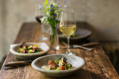 Easy Guide to the 8 Best Seafood and Wine Pairings. Photographed by Stefan Johnson. Image via Unsplash.