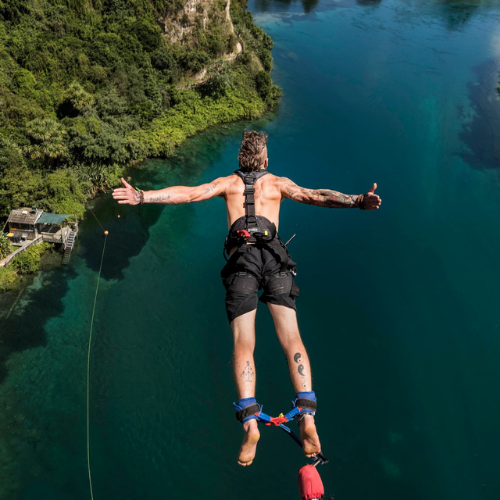 <strong>Bungy Jumping</strong>
