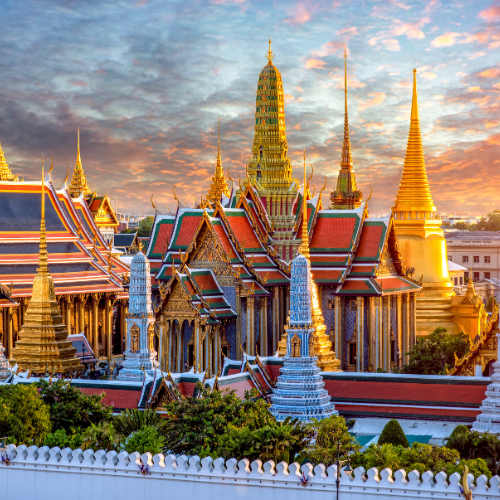 <strong>Visit the Grand Palace</strong>