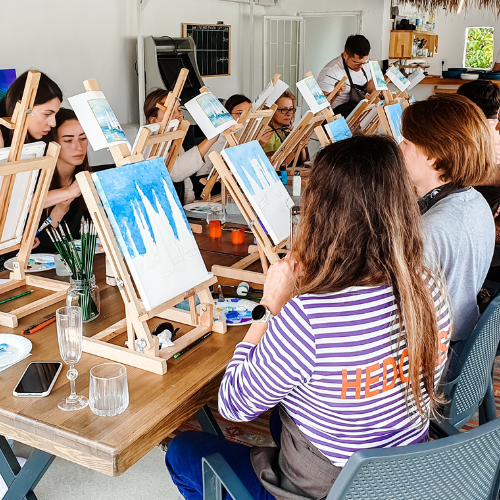 <strong>Paint and Sip at Pinot & Picasso</strong>