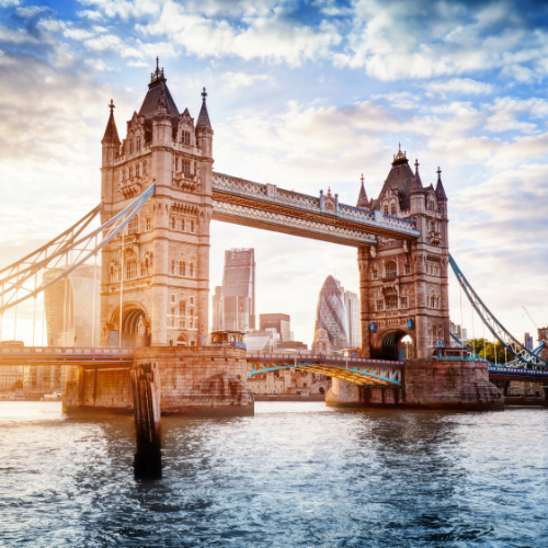 <strong>Tower Bridge</strong>, UK