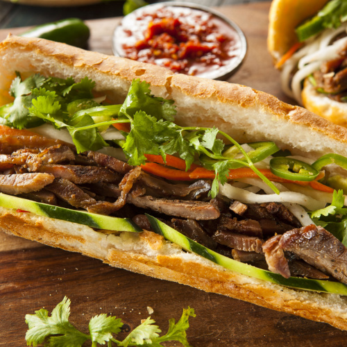 <strong>Ca Com Banh Mi Bar</strong>