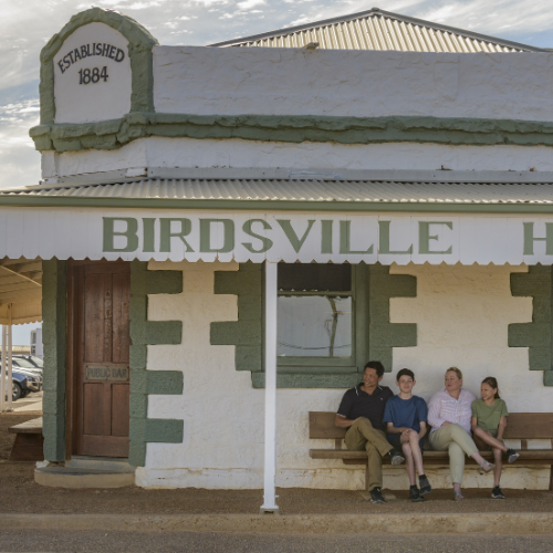 <strong>Birdsville Hotel</strong>