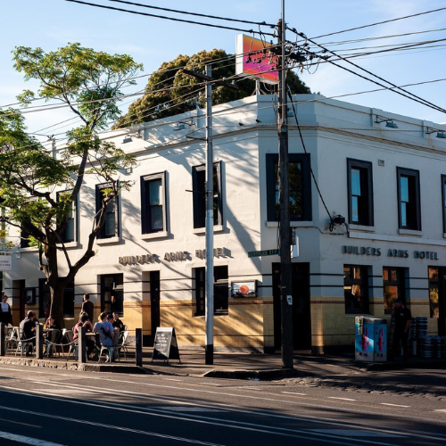 <strong>Builders Arms Hotel</strong>
