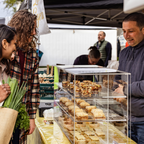 <strong>Farm Gate Market</strong>