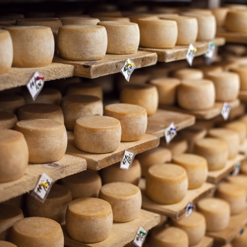 <strong>Spring Street</strong> <strong>Cheese Cellar</strong>