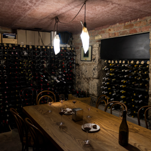 <strong>Kirk's Wine Bar</strong>