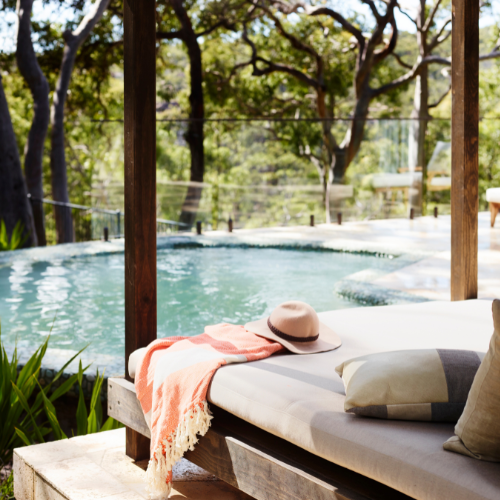 <strong>Pretty Beach House</strong>