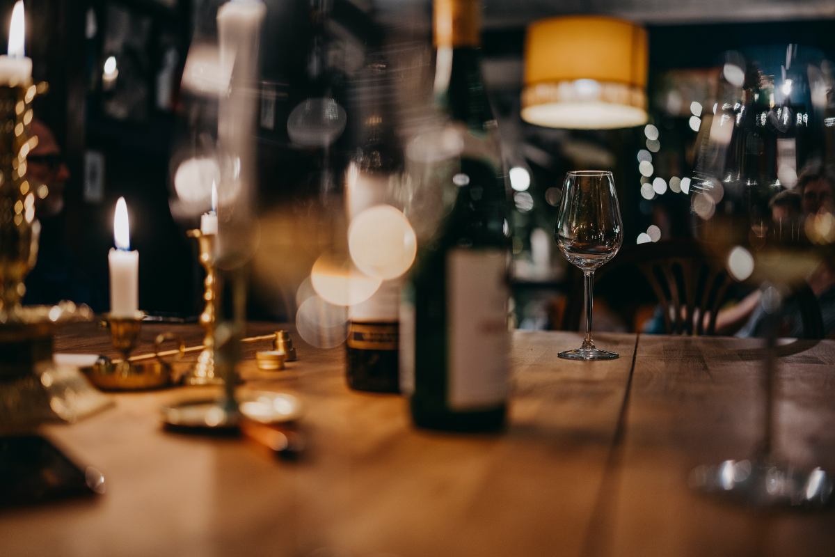 Wine bar. Photography by 🇸🇮 Janko Ferlič. Image via Unsplash