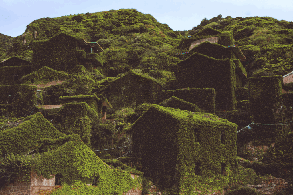 Houtouwan, China. Photography by Alona Kovalevska via Shutterstock