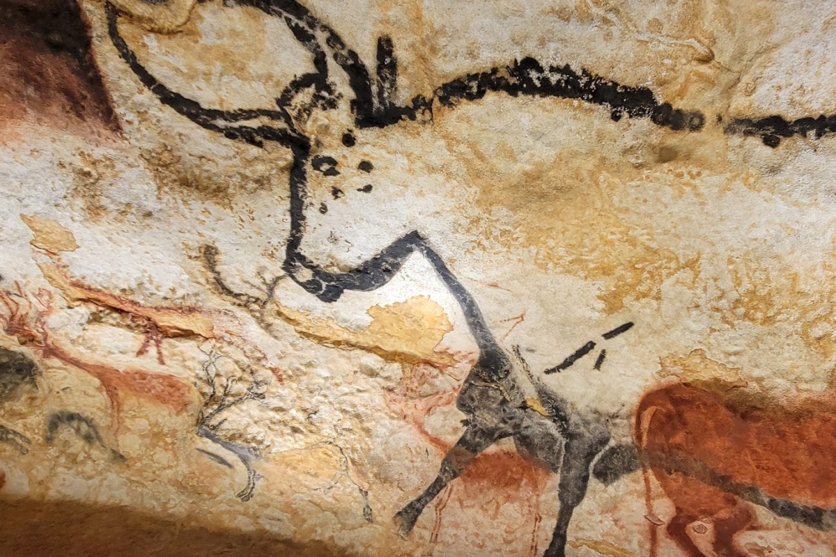 Wall paintings on Lascaux Cave. Photography by MisterStock via Shutterstock